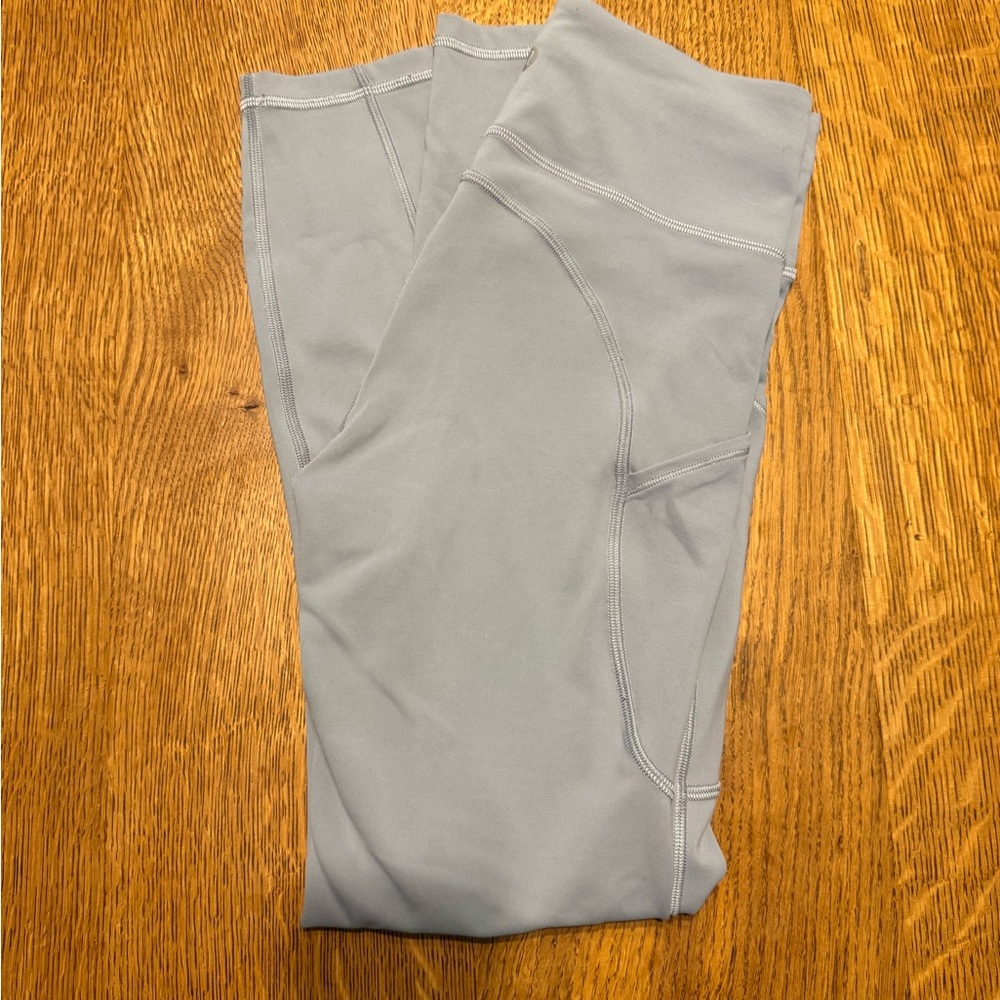 Lululemon leggings size 2 in grey/blue with pockets